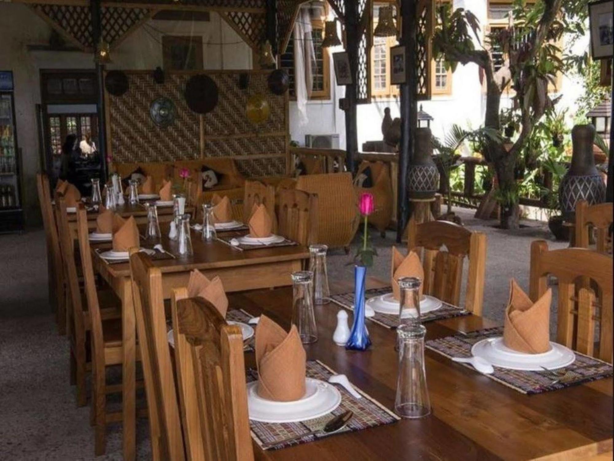 Tai House Resort Hsipaw Buitenkant foto